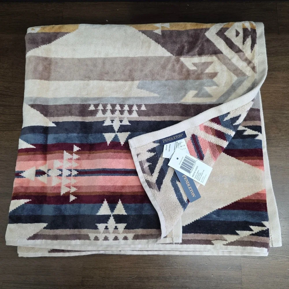 Pendleton White Sands Jacquard Bath Towel Unisex 30x58 Tan Southwest Cotton